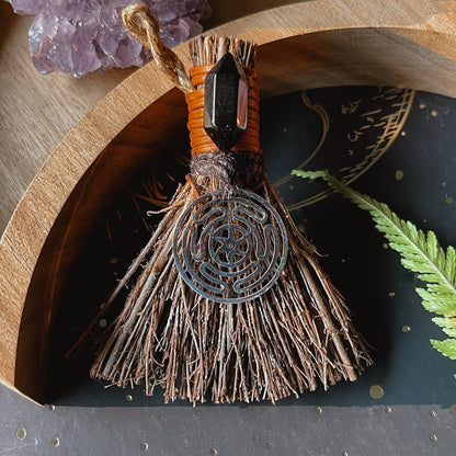Hecate Mini Witch's Besom, Witchy Altar Broom 3": Unscented