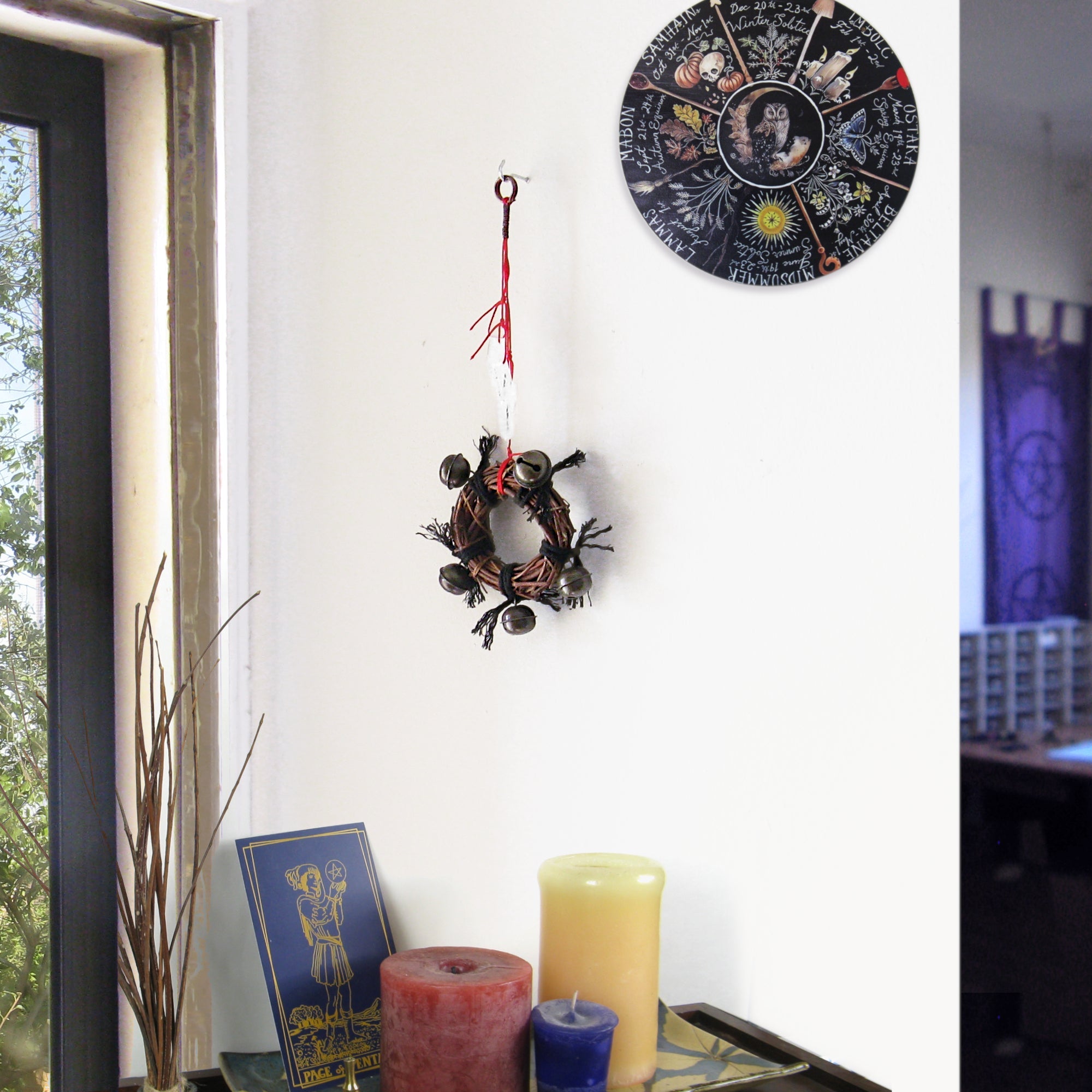 Witch's Bell: Small Wreath, 5 Sleigh Bells and 3 Quartz